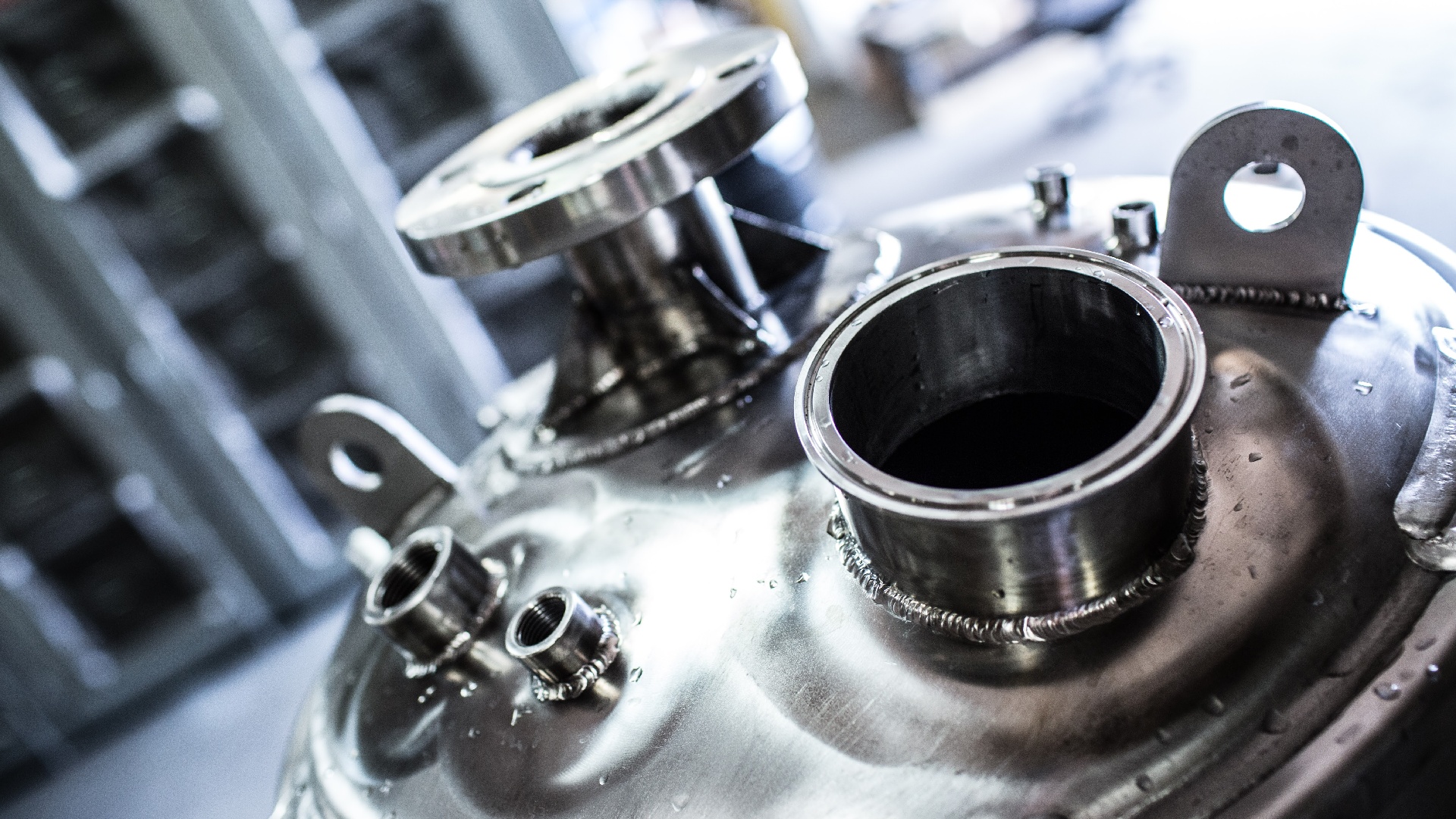 Pressure Tank With Manway