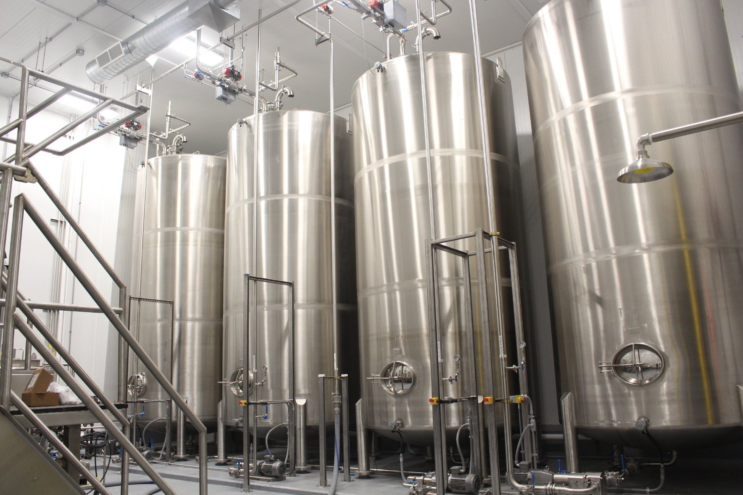 Single shell stainless steel tanks