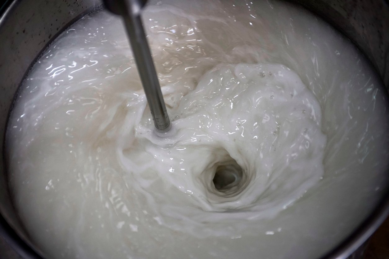 Shear Rate vs. Viscosity: How They Impact Industrial Agitators